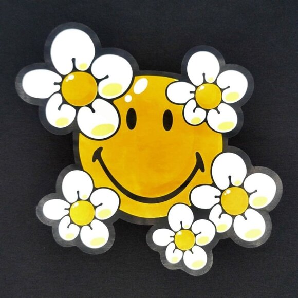 XL Smiley Face & Daisy Graphic Black T-Shirt Short Sleeve Cotton Casual Crewneck - Picture 2 of 9